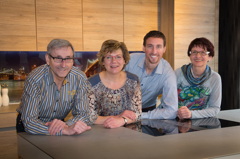 Küchenstudio Bingel&Klein Foto Team Mitarbeiter in der Küche